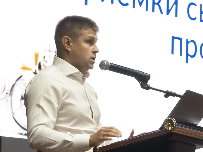 Юбилейный V форум по изготовлению вибропрессованных изделий продолжается