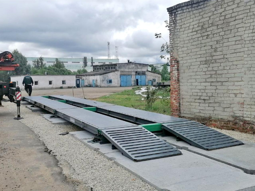 Установка на дорожные плиты.jpg Установка на дорожных плитах.jpg